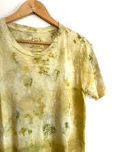 Load image into Gallery viewer, Bamboo T-shirt Natural Dye - Small
